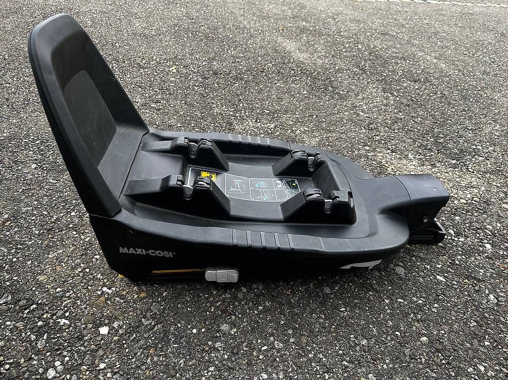 Auto-Kindersitze: Maxi-Cosi Basisstation - 2 Stück – Gebraucht aus Höri von Kaluaah0 1