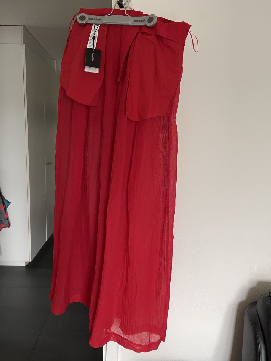 Massimo Dutti Hosen: Pantalon fluide Massimo Dutti rouge  40 neuf, – Neu (gemäss Beschreibung) aus Kloten von Vermicelles 2