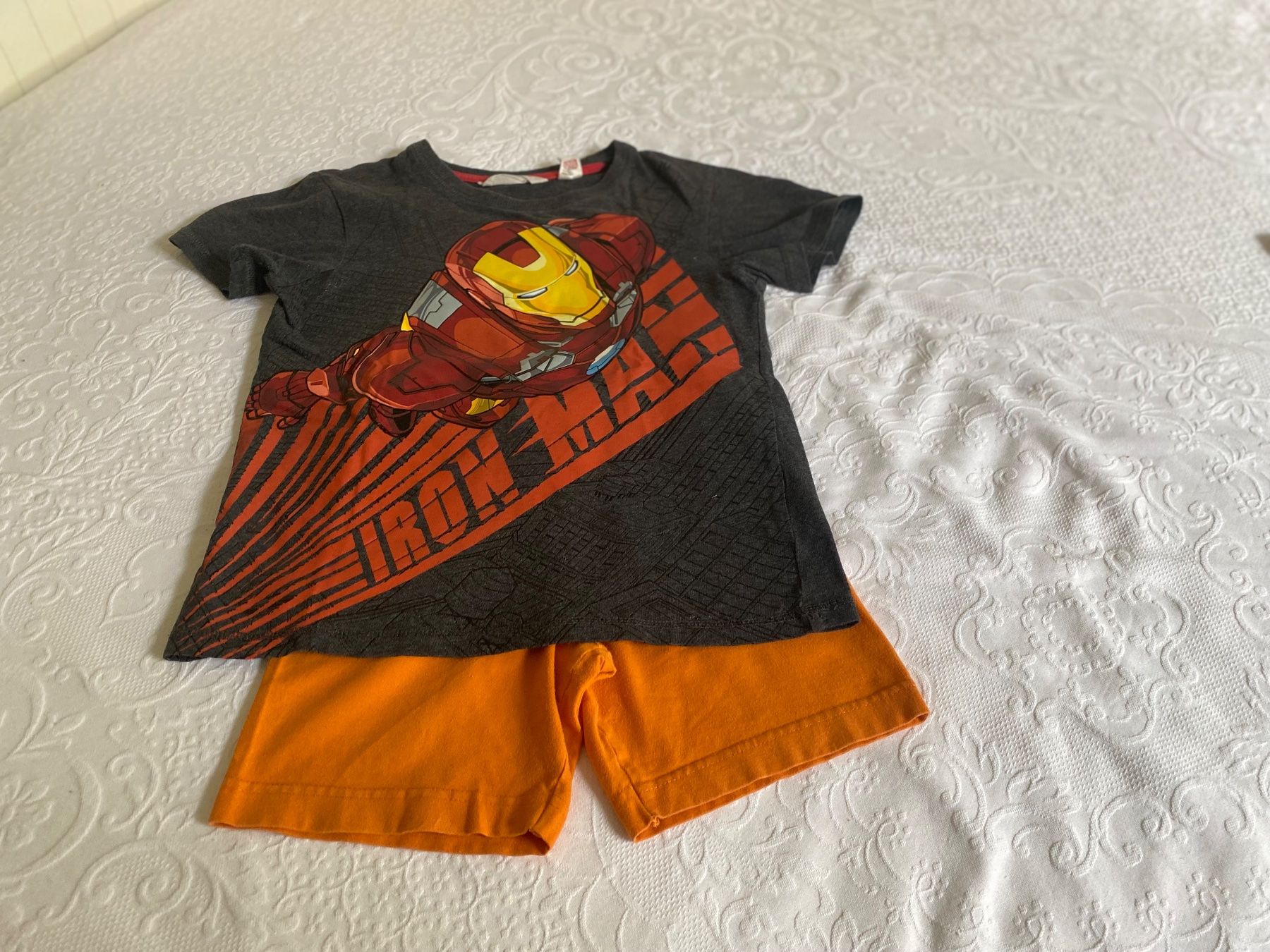 Camicie, T-shirt & Polo: Tshirt 4 Jahre mit short – Usato da Fribourg venduto da geraldine132