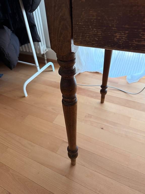 Scrivanie: Vintage Büro Tisch mit Schublade – Usato da Zürich venduto da gnvb 3