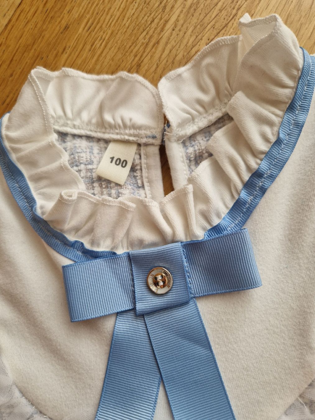 Vestiti & Gonne: Mädchen Kleid Grösse 100 weiss blau/neu – Nuovo (secondo la descrizione) da Remetschwil venduto da interiorandbeauty 1