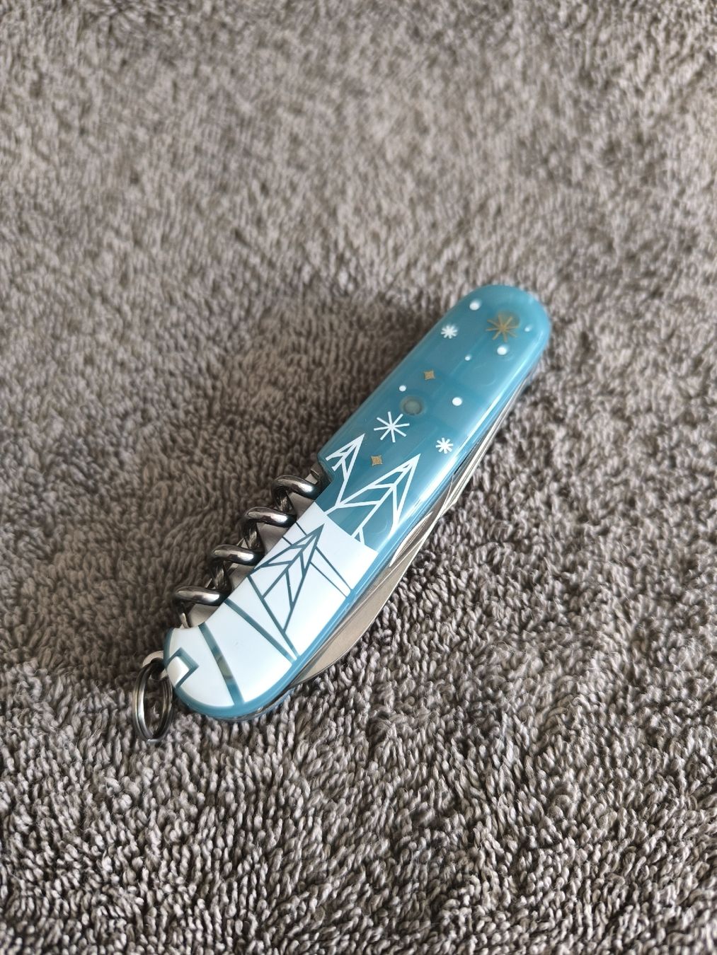 Victorinox Coltelli tascabile: Victorinox Winter Magic Limited Edition 2024 – Nuovo e nell'imballaggio originale da Pfäffikon SZ venduto da nidisale 3