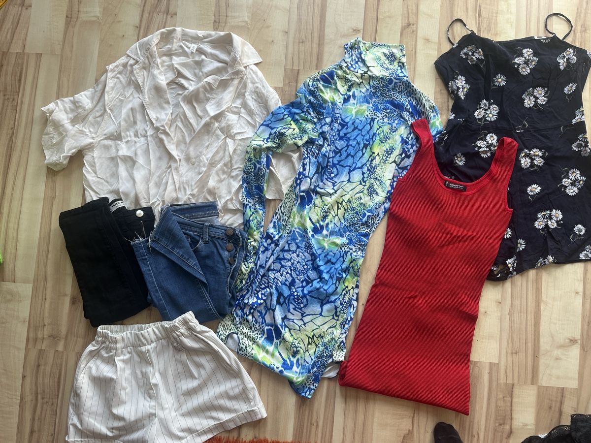 Lotti di vestiti: Kleider paket – Usato da Davesco-Soragno venduto da Marti3011