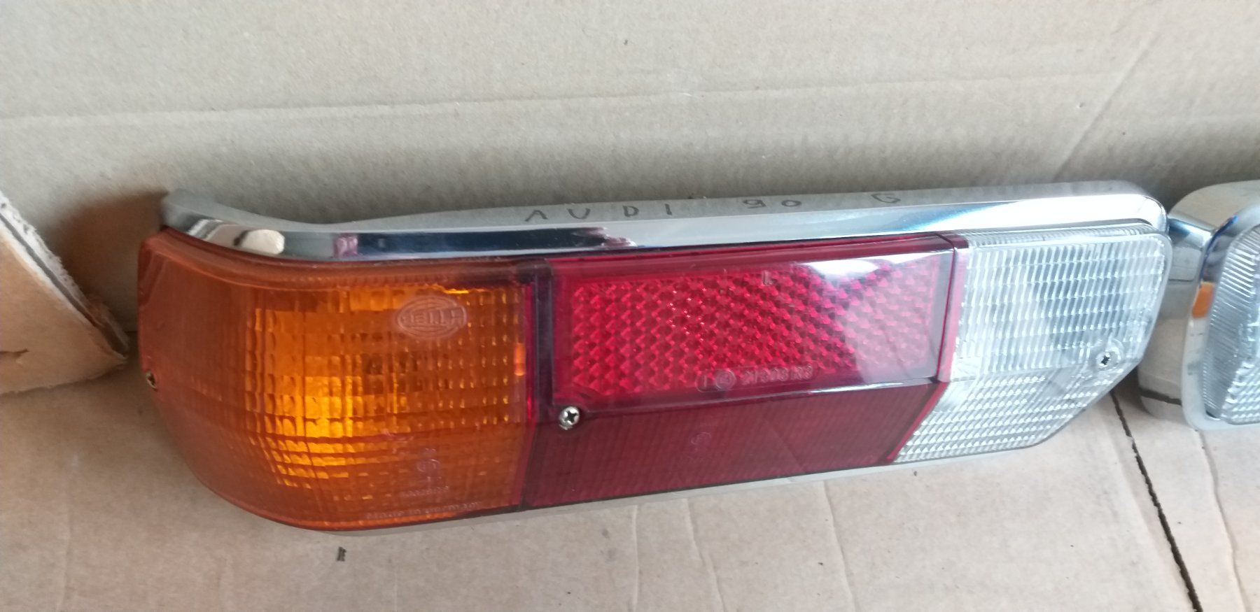 Audi Tutti pezzi di ricambio auto: AUTO-UNION    AUDI 90 / 100    FEUX  OLDTIMER      LEUCHTE – Usato da cortébert venduto da rlv 4