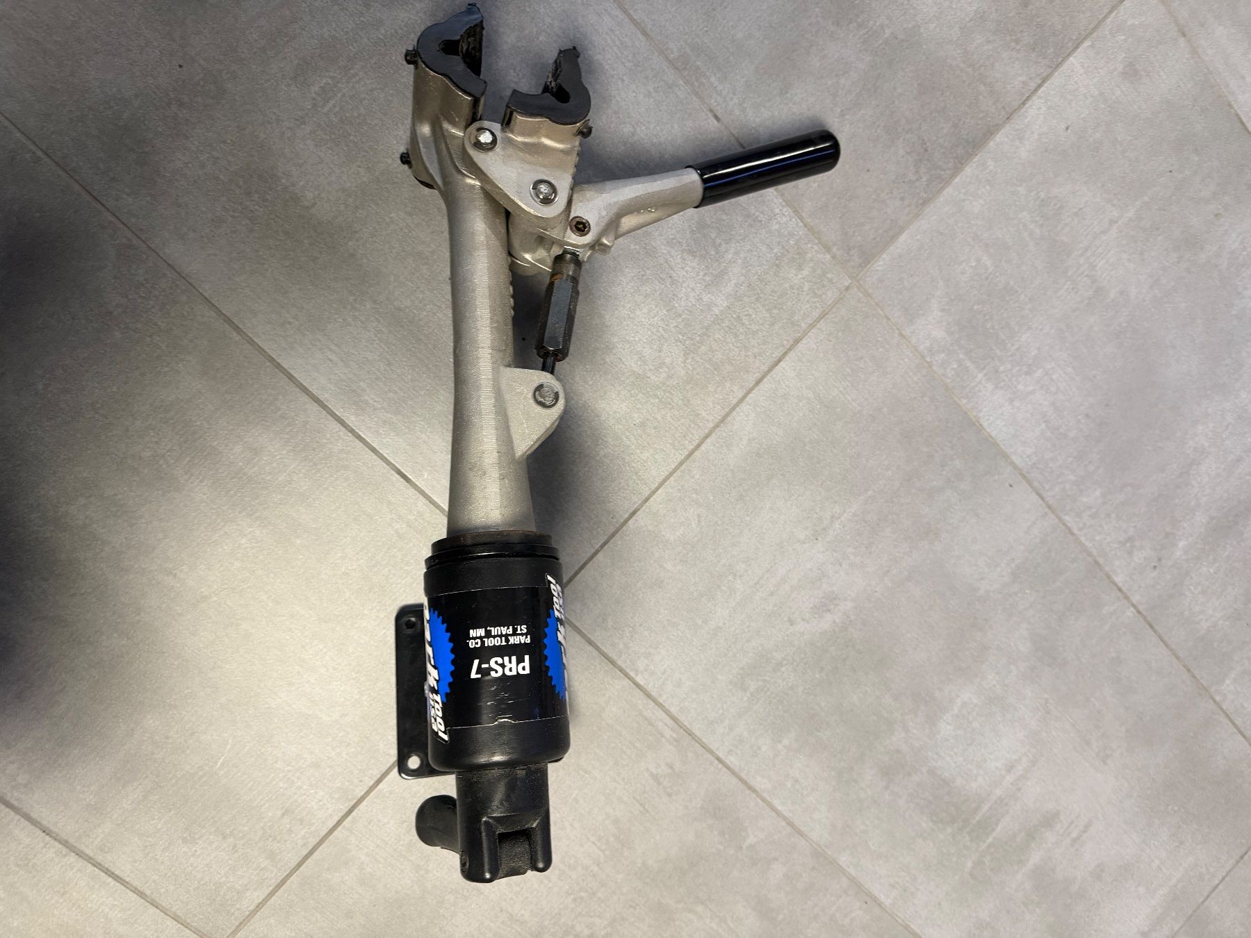 Park Tool Cavalletti per biciclette: Montageständer Park Tool PRS 7 – Usato da Alterswil venduto da Ski-und-Bike-Garage