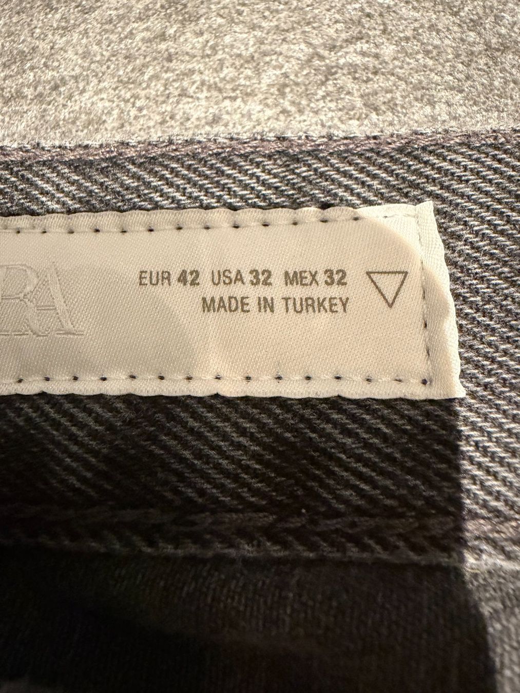 Zara Jeans: Zara Jeans flared  Gr EUR 42 – Gebraucht aus Ottenbach von sonnenstube01 3