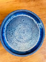 Blauer Ton/Keramiktopfuntersetzer Durchmesser oben 33 cm