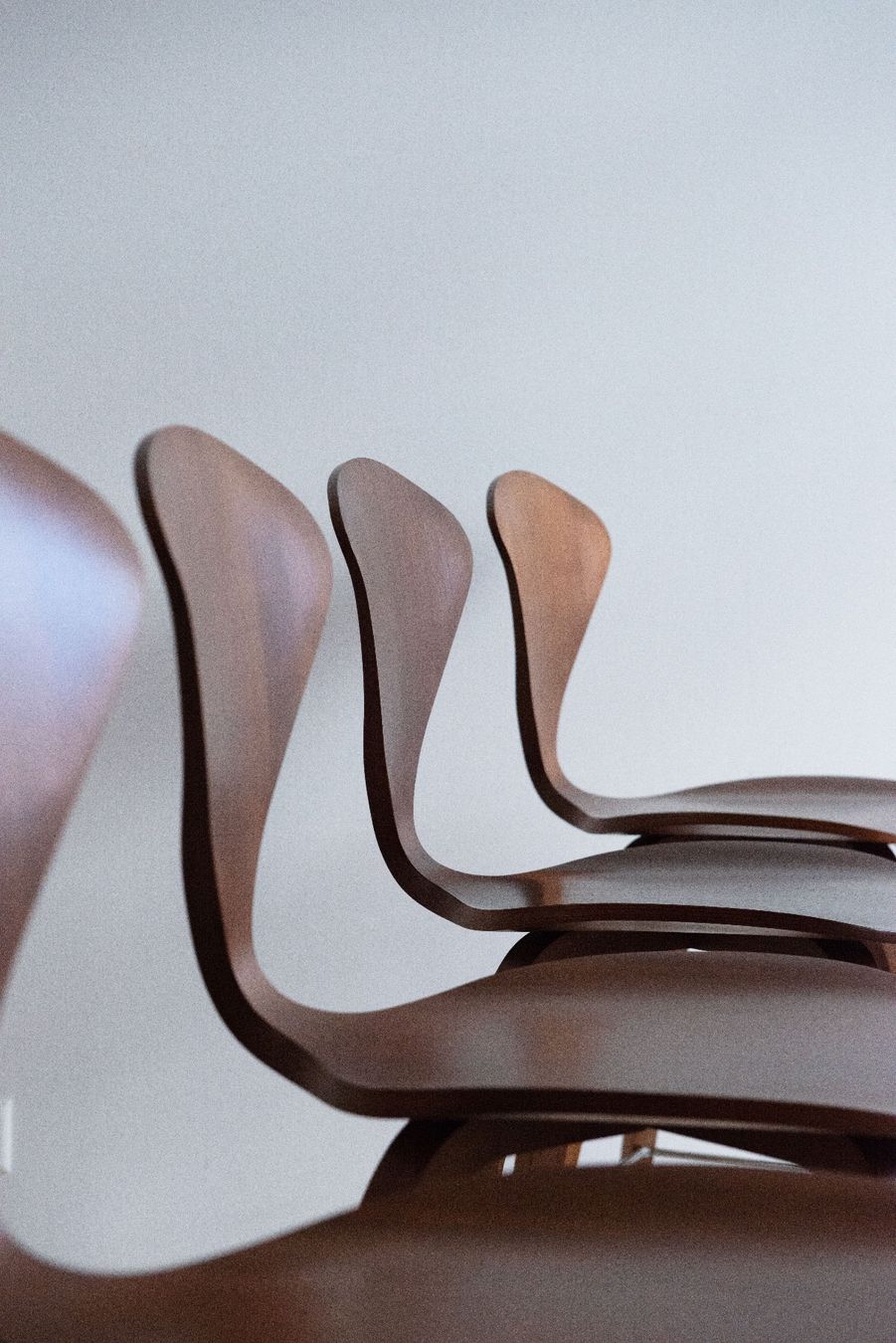 Stühle: Set of 4 Norman Cherner Bar Stools Walnut – Gebraucht aus Zürich von heydaymoebel 2