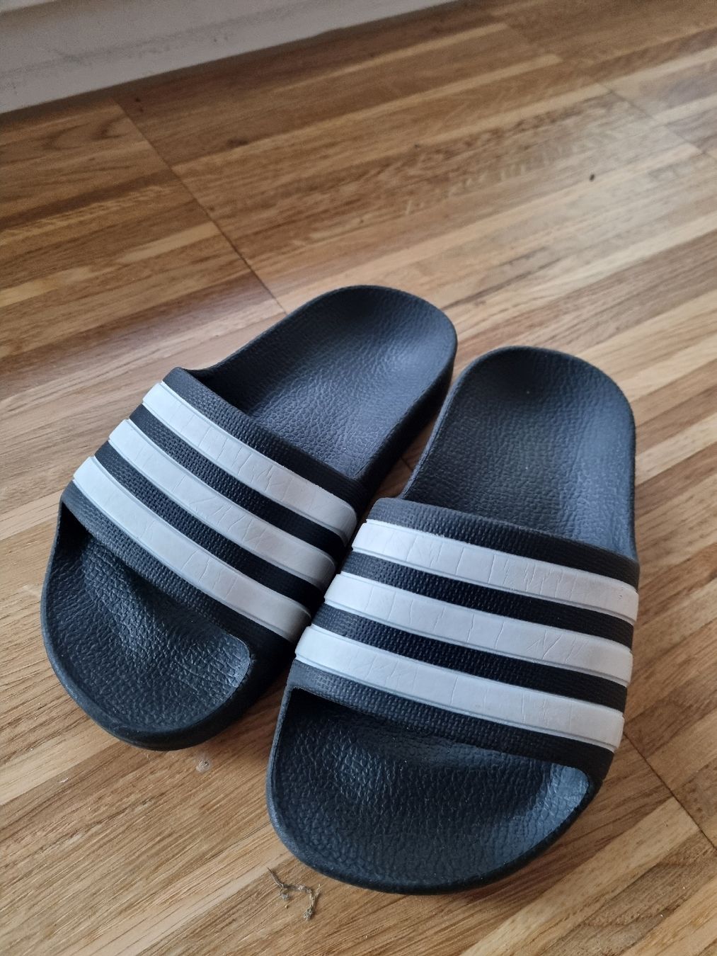 Adidas Schuhe für Jungen: Adiletten (Kinder) Grösse 28 – Gebraucht aus Liebefeld von Nobody7