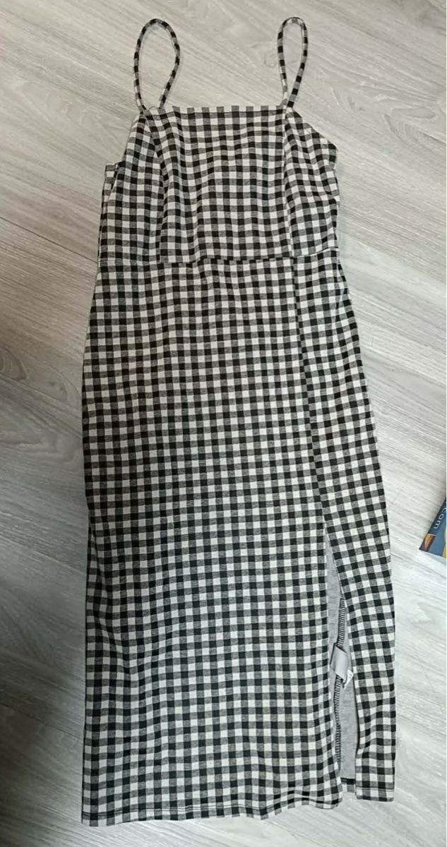 Kleider: Kleid Karomuster schwarz weiss mit Schlitz Grösse S – Neu und originalverpackt aus Ostermundigen von Marlise68