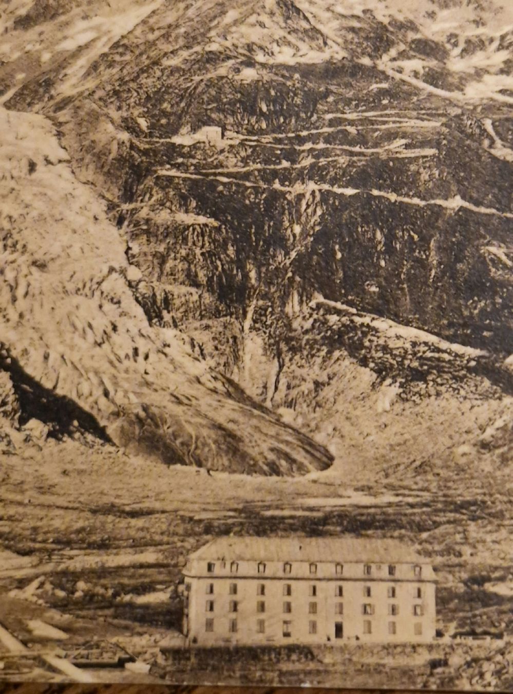 Cartoline postali: Rhonegletscher mit Hotel Gletsch – Usato da Ebikon venduto da Donar50 1