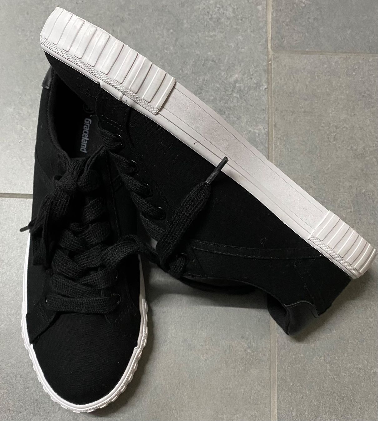Scarpe da donna: Damen Sneaker, Gr. 39, schwarz, neu – Nuovo (secondo la descrizione) da Bözberg venduto da RosmarieOb 1