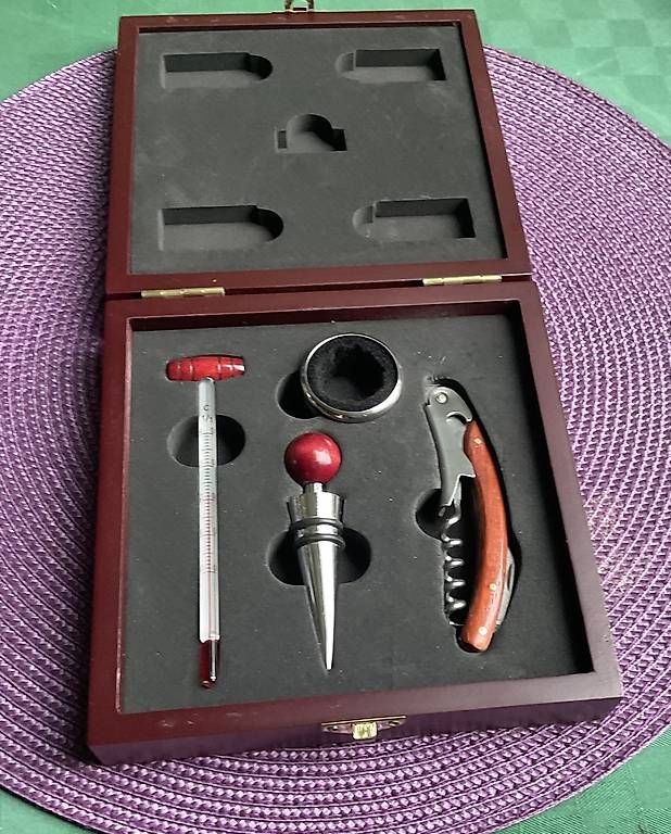 Apribottiglie & Tappi per chiusura: SOMMELIER SET 4 TEILIG – Usato da Adlikon b. Regensdorf venduto da bonsaifranky
