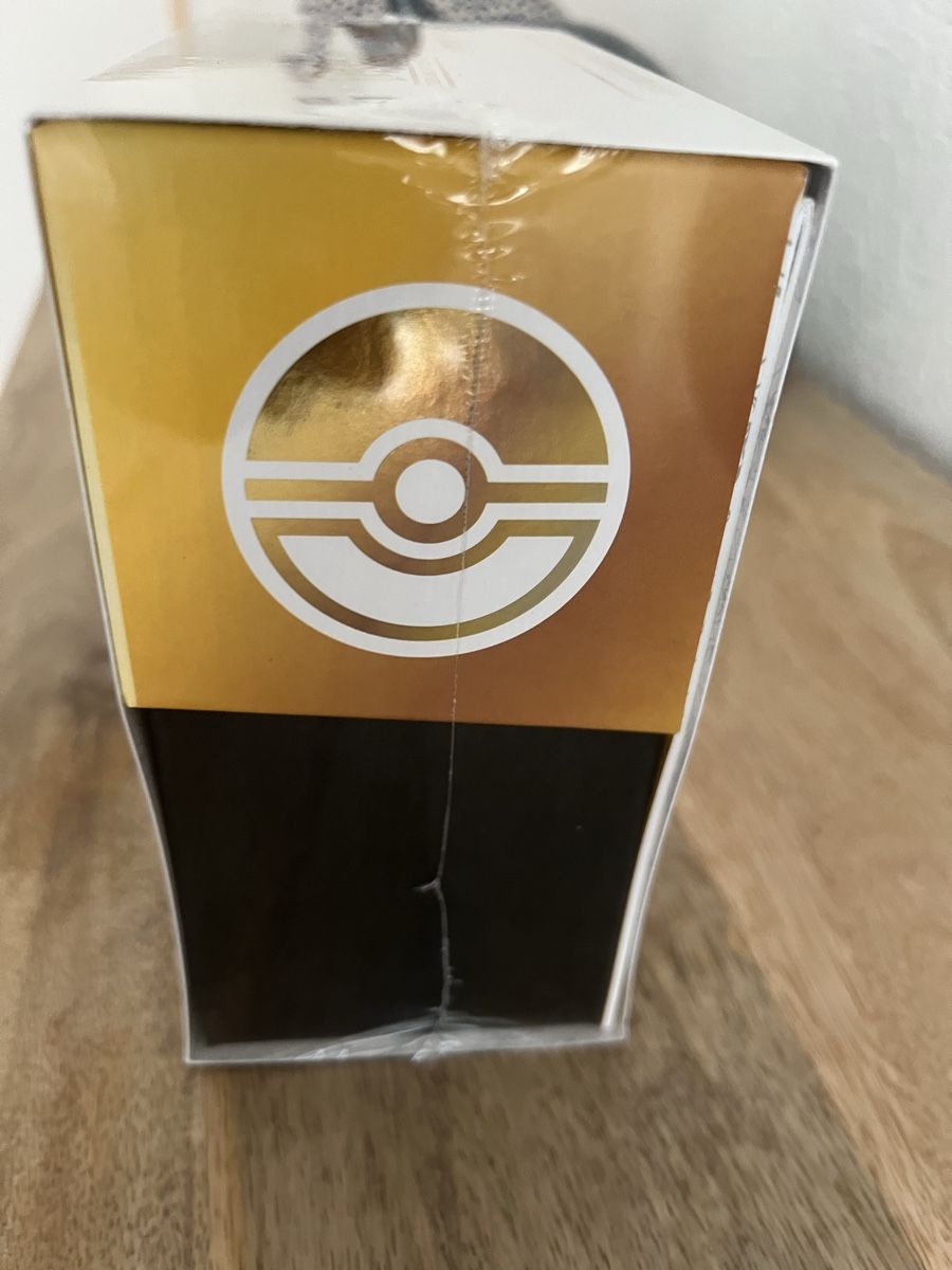 Pokémon Cartes à collectionner: ETB 30ans  – Neuf avec emballage d'origine à Petit-Lancy par rox_g2nv 2