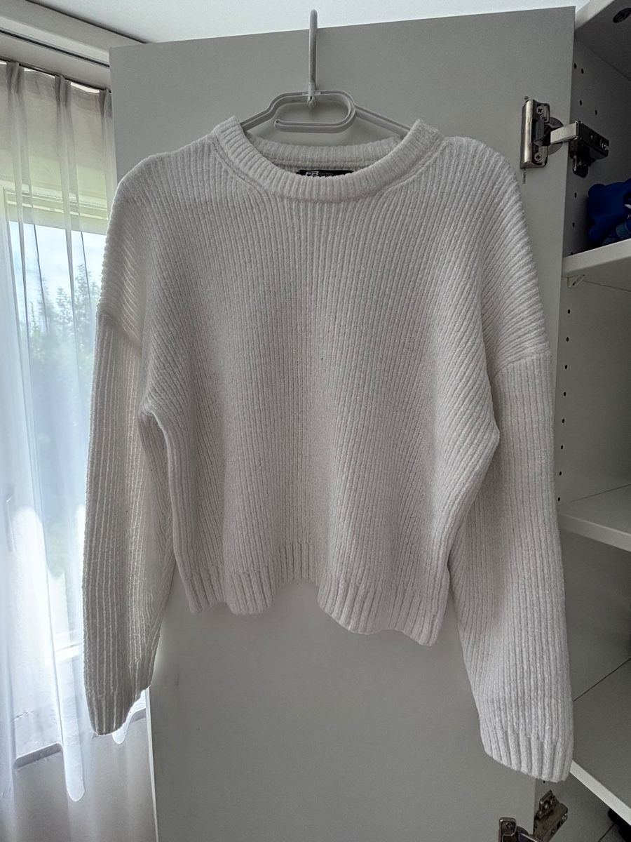 Pulls & Sweat-shirts: Damen Pullover weiss Grösse S  – Neuf (Voir description) à Balgach par Miisarah