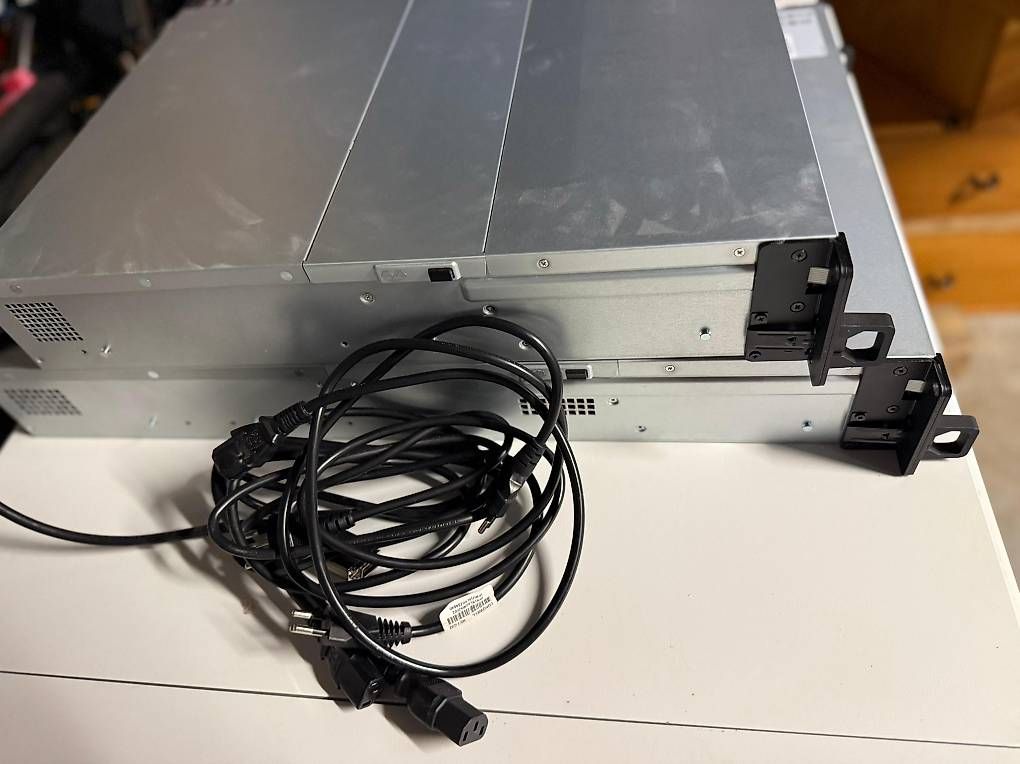 Synology Server: NAS System Synology RS2421RP+ – Usato da Mühlau venduto da Ingrid070898 1