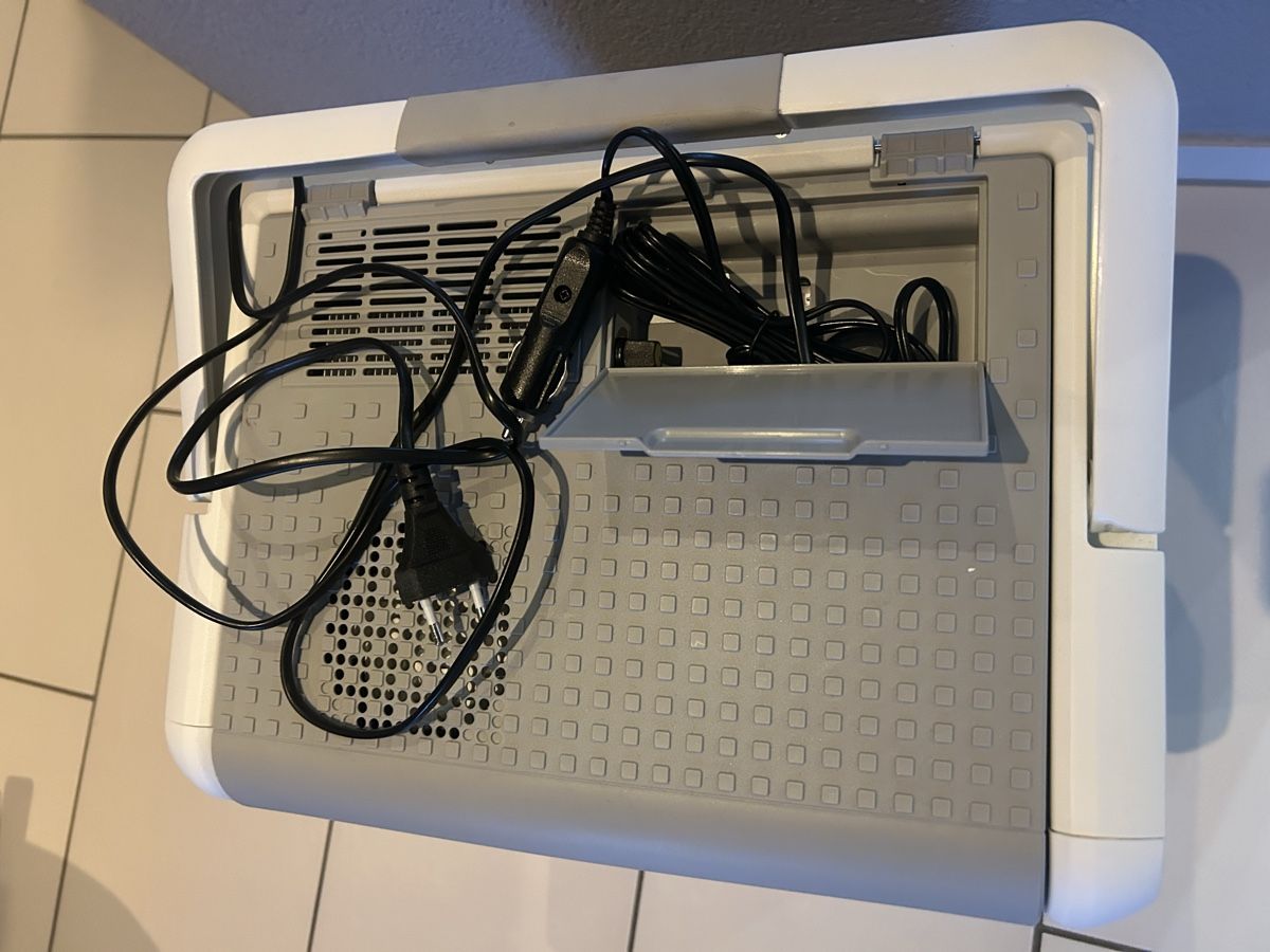 Frigoriferi & Refrigeratori: Kühlbox 12V/230V – Usato da Lohn- Ammannsegg venduto da Gebraucht_und_gut 1