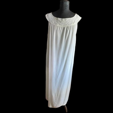 1950s/60s Vintage silk Peignoir Nightgown Negligee Li
