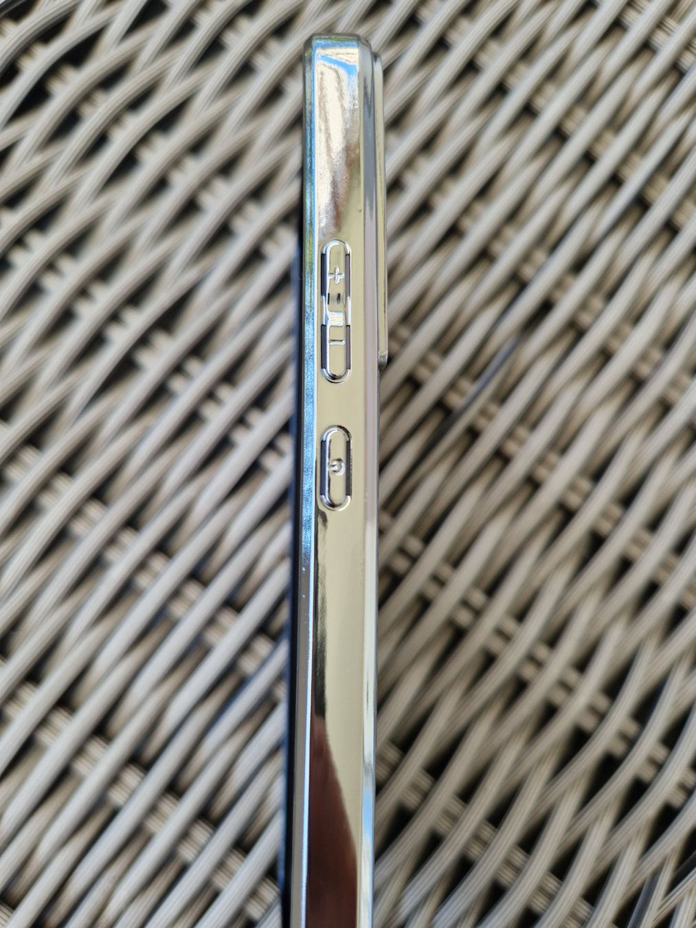 Samsung Coques & Protection écran: Coque samsung S22 plus 5 G croco gris clair – Neuf avec emballage d'origine à Pully par Andalous 2