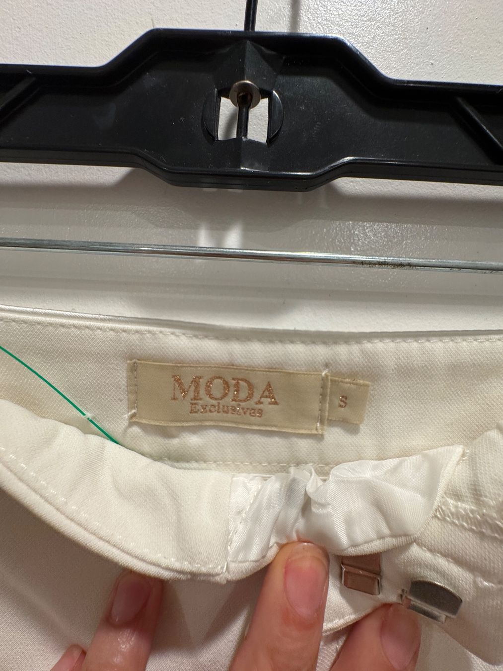 Hosen: Pantalon blanc élégant, taille S,  mode Esxclusive – Neu (gemäss Beschreibung) aus Avry-sur-Matran von Anarda 5
