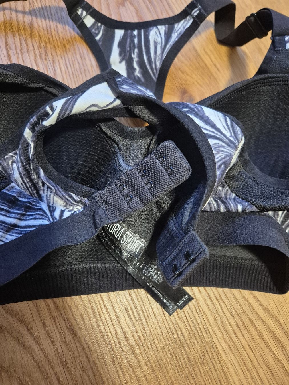 Victoria's Secret Top: Victoria's Secret SportBH – Usato da Feusisberg venduto da cts_55rn 3