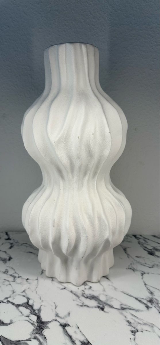 Vasen & Gefässe: Bodenvase Curves – Gebraucht aus Horw von STESASTE