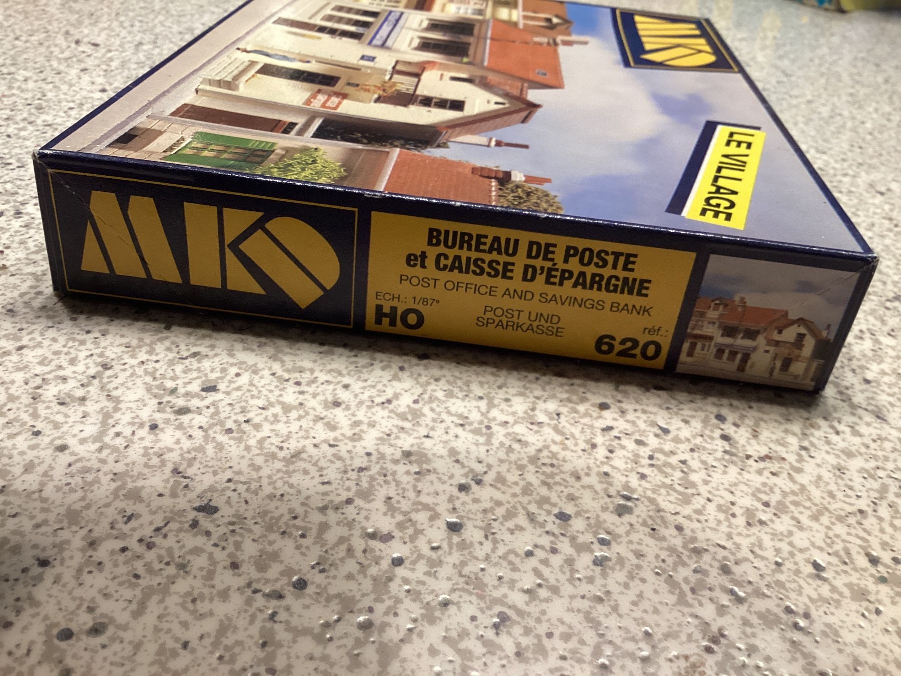 Kit di modellismo & Modellini statici: MKD Le Village 620 H0 – Usato da Bülach venduto da BTDB 1