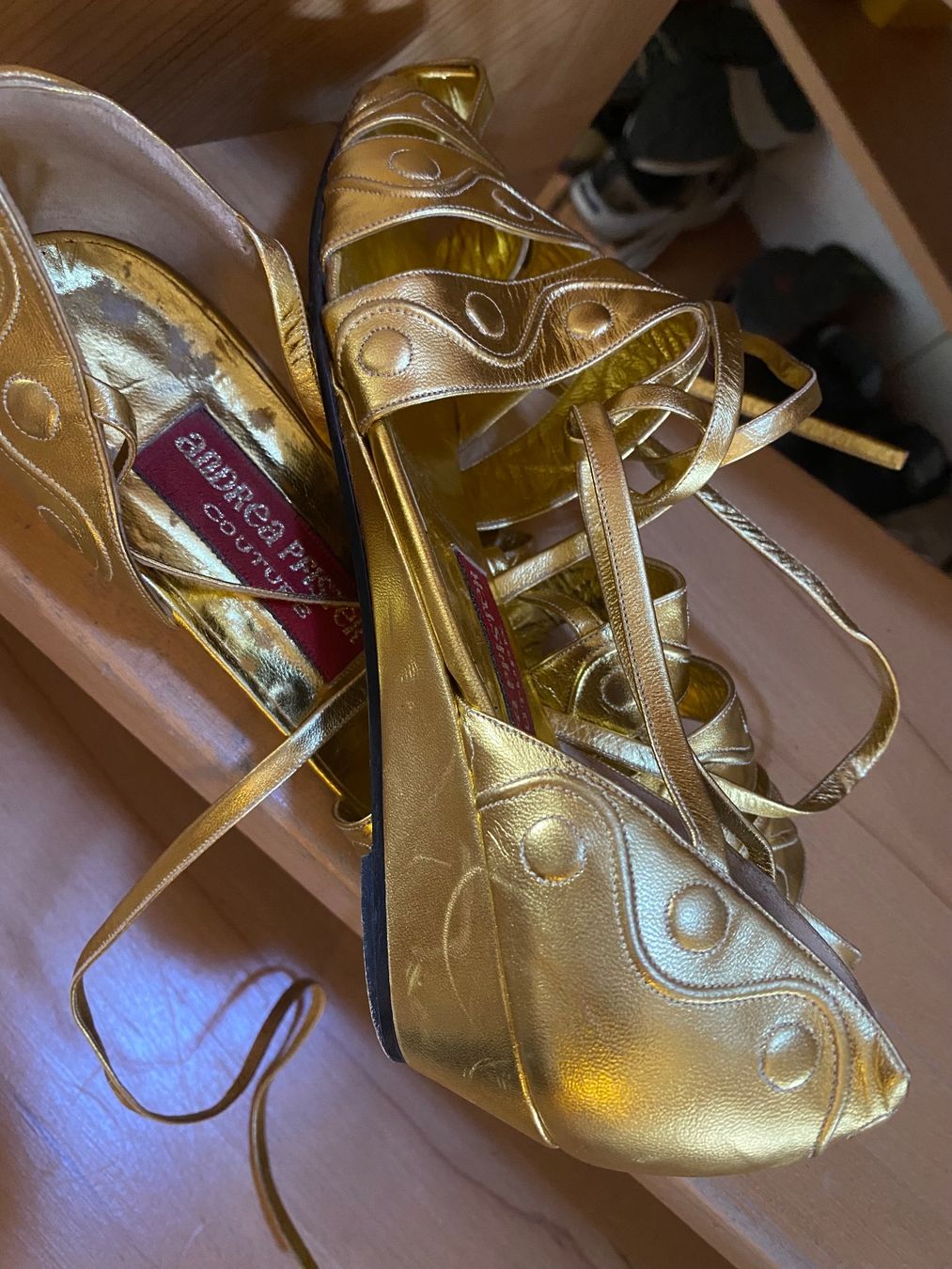 Damenschuhe: Andrea Pfister Coutures Schuh 38 – Gebraucht aus Russikon von Honolulu-2019 2