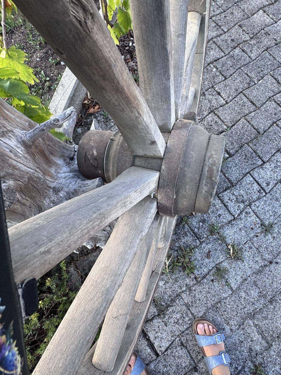 Pneus & Roues: Wagenrad Holz mit Eisenring 97 cm Durchmesser  – D'occasion à Niederbüren par Oetschli 3