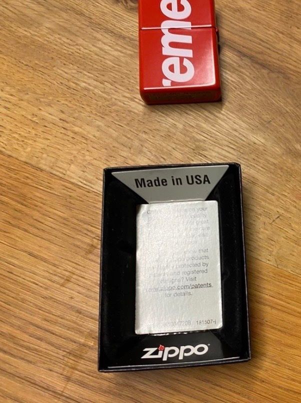 Zippo Accendini: ZIPPO SUPREME RED -  ULTRARAR – Nuovo e nell'imballaggio originale da Meierskappel venduto da Tarmogoyf 3