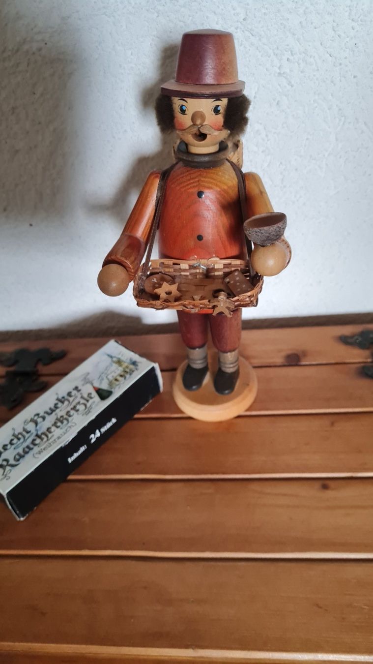 Tutte le decorazioni: Rauchermännchen Lebkuchenverkäufer – Usato da Münsingen venduto da Cuci31 1