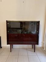 Vitrinenschrank aus Mahagoni mit 2 Glastüren