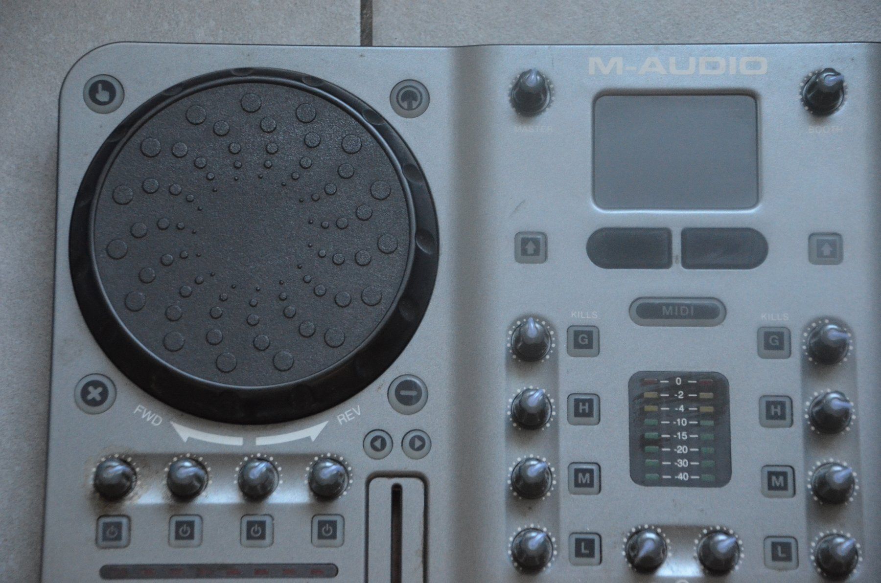 M-Audio Console di mixaggio: M-Audio Torq Xponent Mixer / Table de mixage – Usato da Collonges venduto da arashee 2