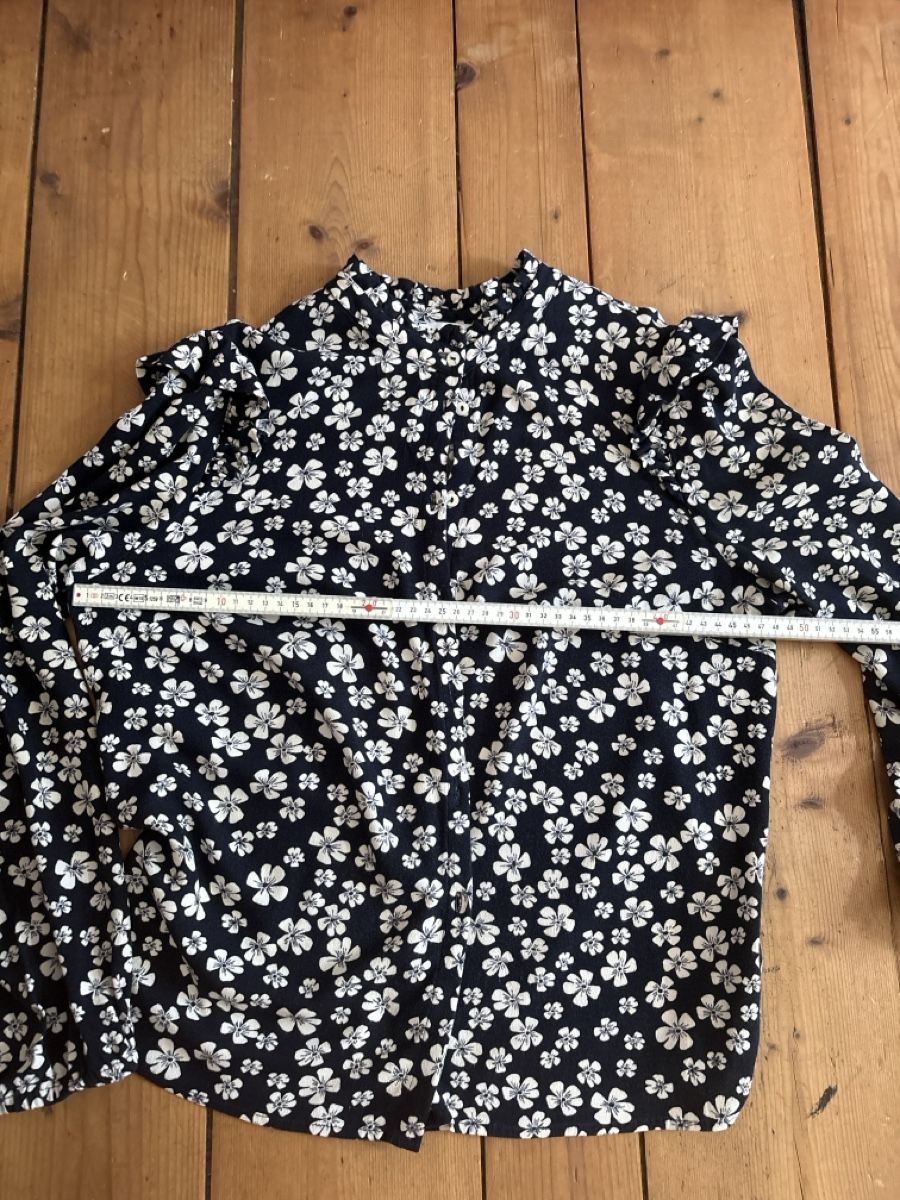 Camicette: Bluse mit Blumenmuster, Grösse 38 – Usato da Münchwilen TG venduto da BBJO 5