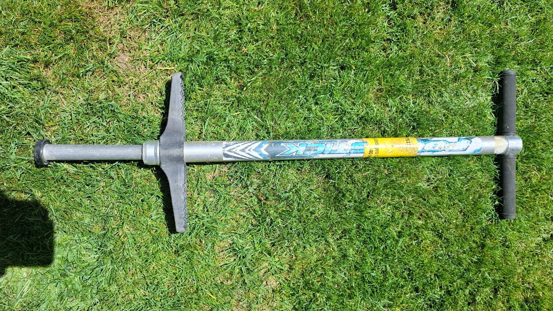 Spielzeuge: Hüpfstab – Gebraucht aus Schöftland von Bikefarmer 1