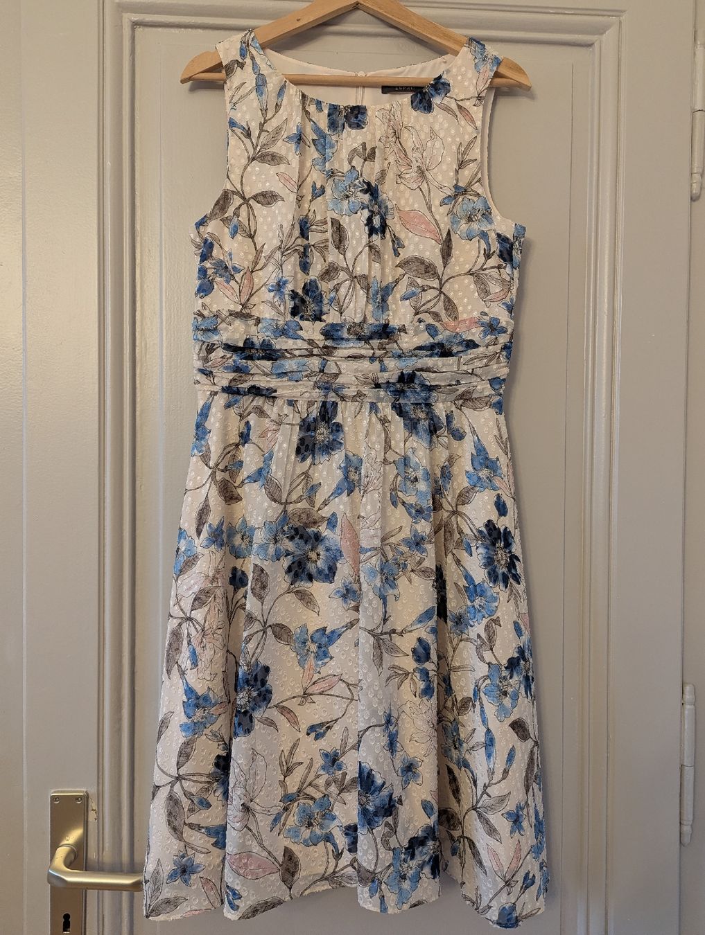 Esprit Robes: sublime robe esprit 38 – Neuf (Voir description) à Montreux par dem_gyt9