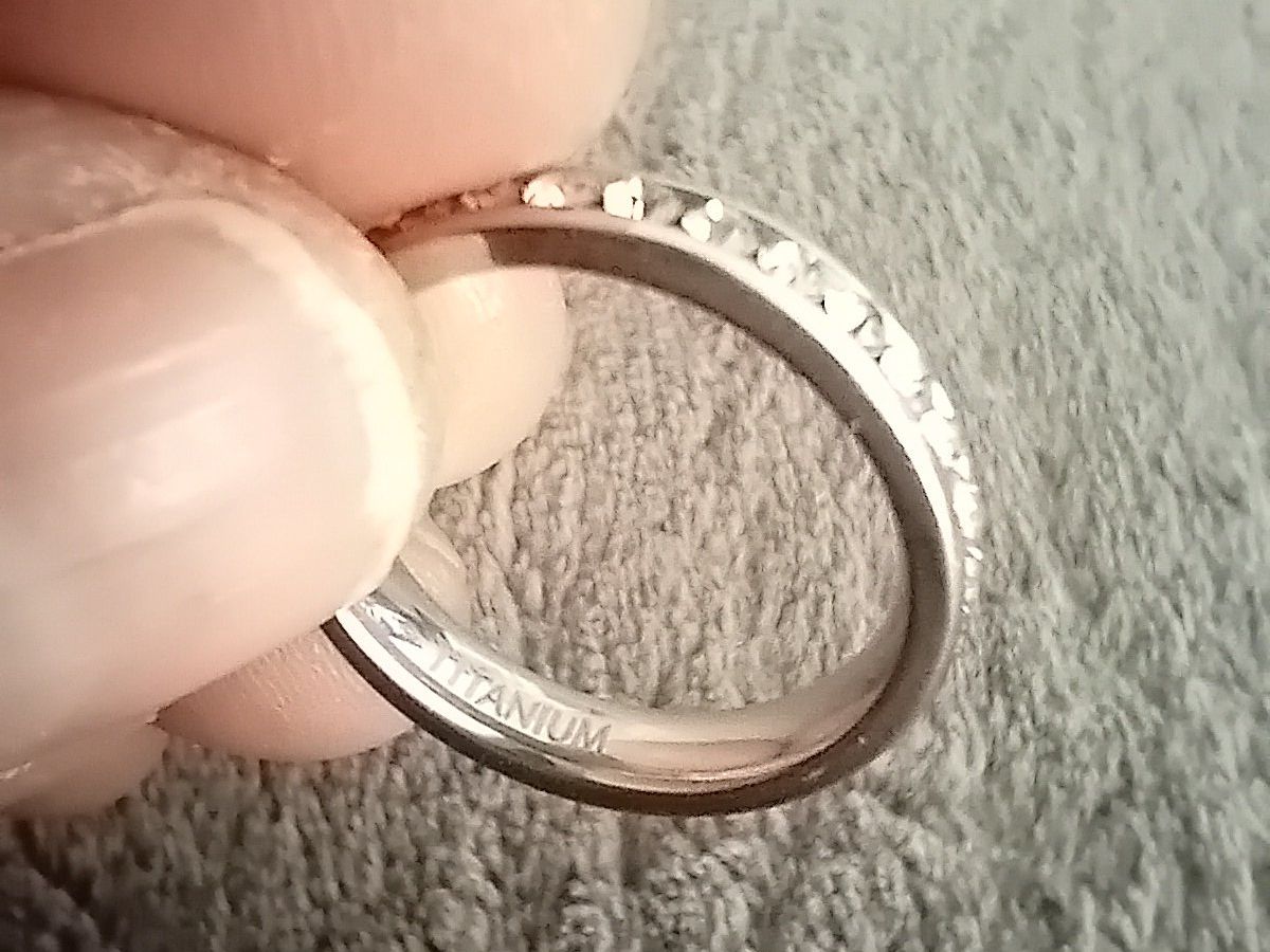 Anelli: Titanium Ring mit Zirkonia Steinen Grösse 56 – Nuovo (secondo la descrizione) da Burgdorf venduto da carodesign1 2