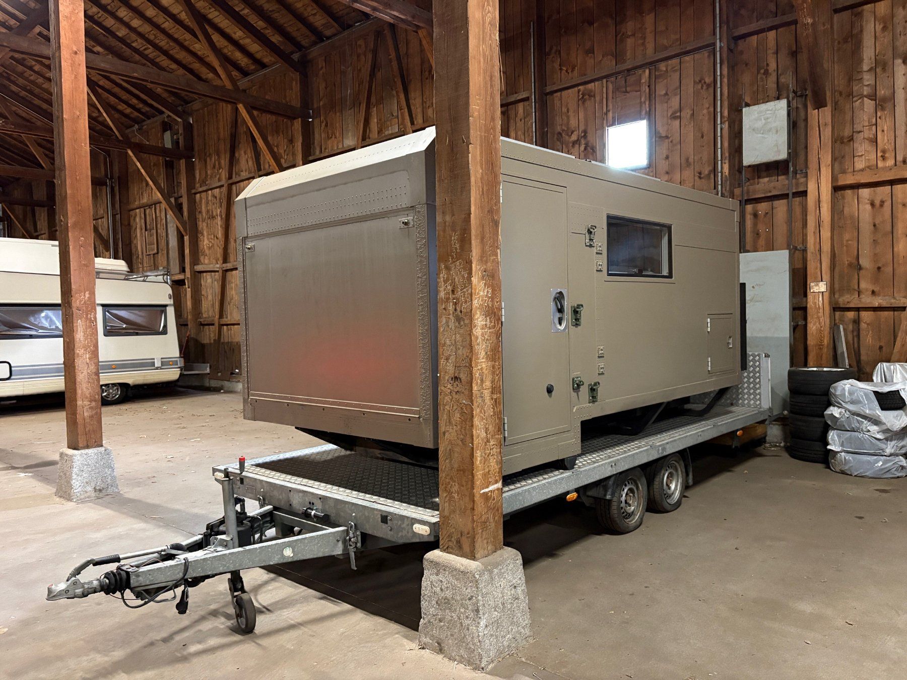 Valises de voyage: Wohnkoffer aus ex-Armee-Box. Extrem stabil. – D'occasion à Glis par MikeR05 1