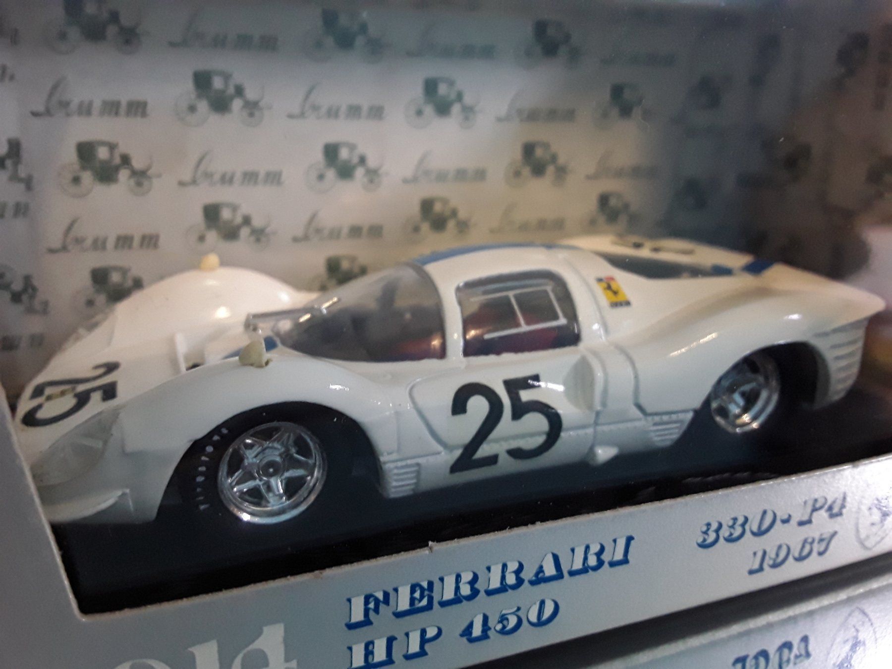 Ferrari 330 P4 4.0l V12 Spider 23 24 Heures de Daytona 1967 Bburago