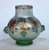 Vase aus Uran Glas im Stil vomn Fritz Heckert