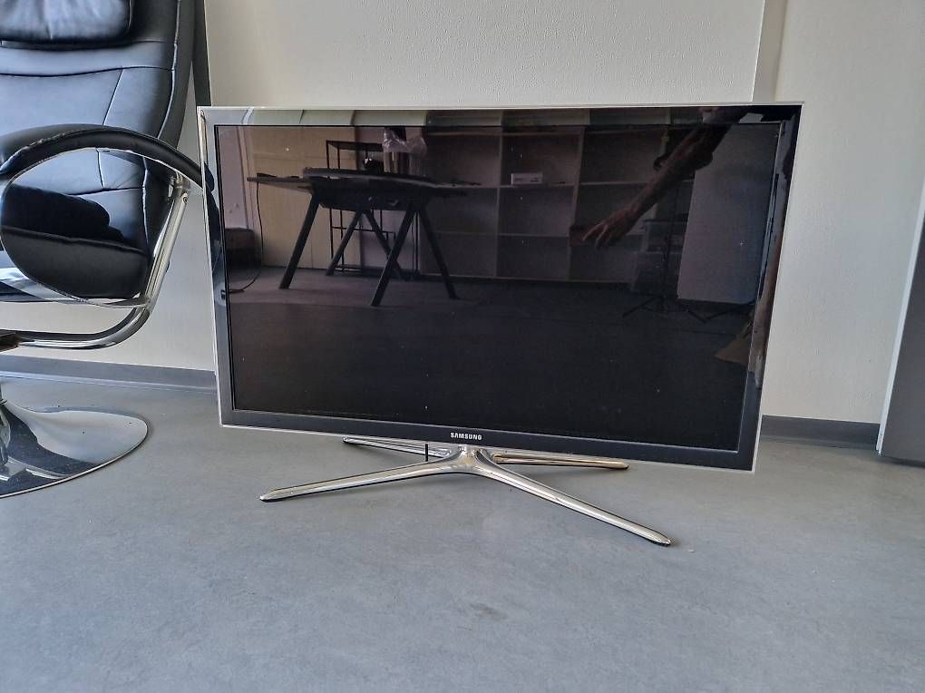 Televisori: Samsung LED Fernseher 40" – Usato da Dreien venduto da vaniih93 3