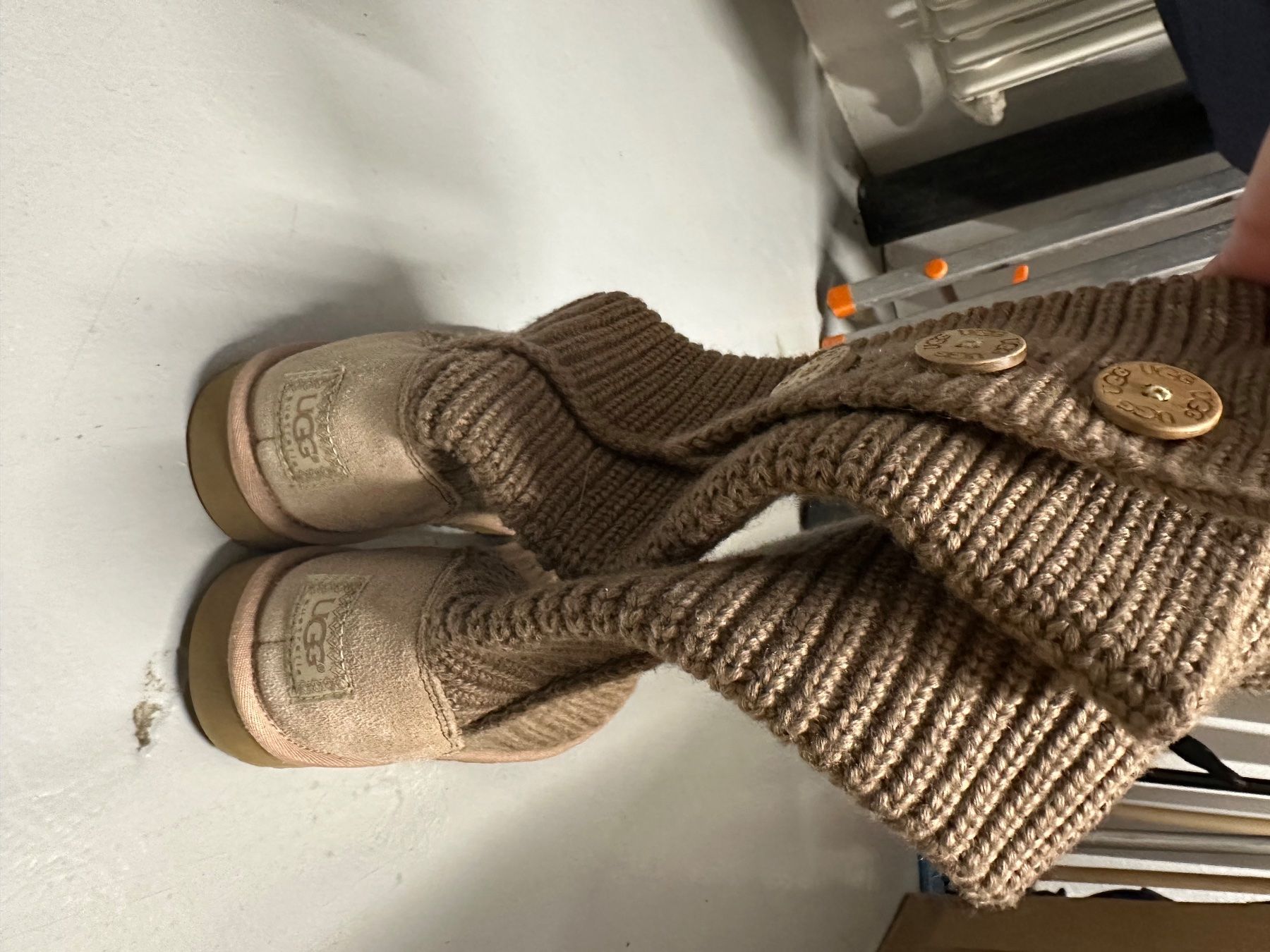 Ugg Scarpe da donna: Ugg Boots mit Fell innen – Usato da Rotkreuz venduto da ang_s7kc 3