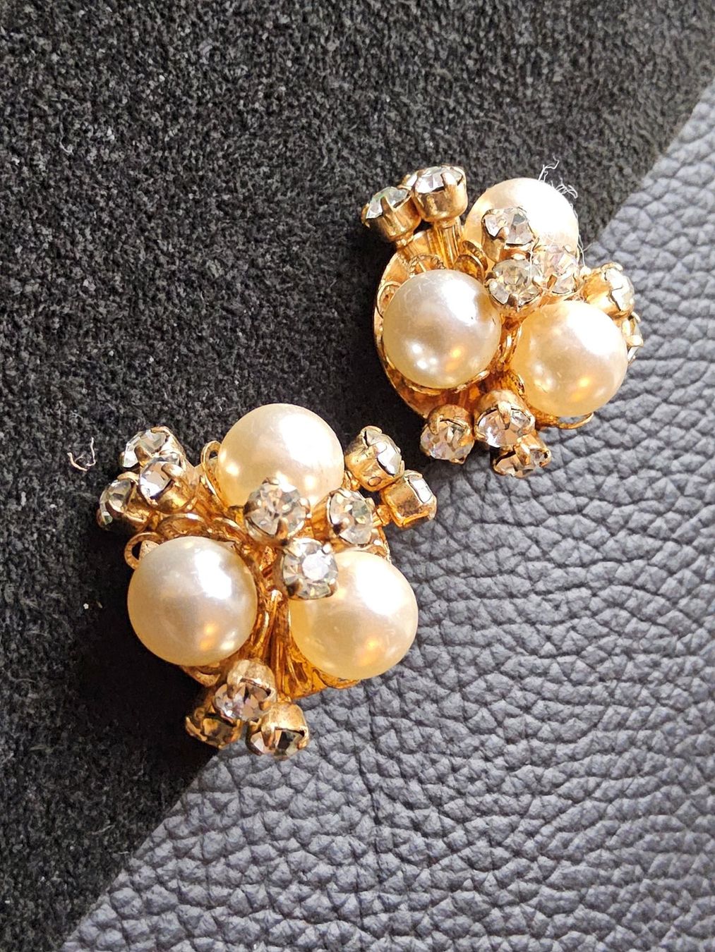 Orecchini pendenti & Orecchini a lobo: Vintage Perlen/Strass Ohrclips, 1940er – Usato da Zürich venduto da helsan 1