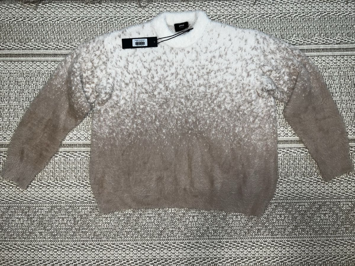 Pesoclo Pulls & Sweat-shirts: PESO Gradient Knit Sweater Pullover (M) / Light Grey, Creme – Neuf (Voir description) à Oensingen par lau_6z7v
