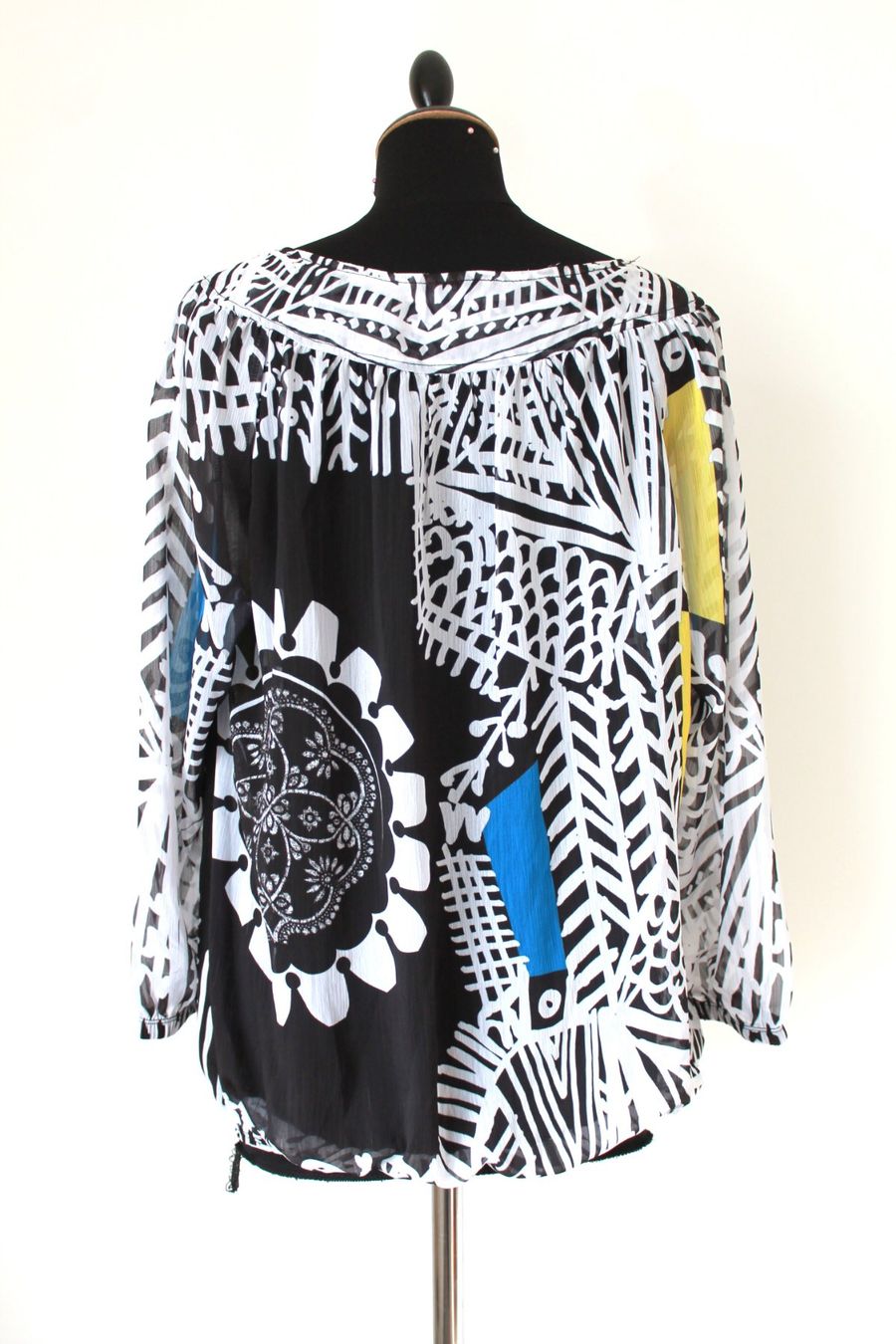 Desigual Camicette: Blouse DESIGUAL taille XL – Usato da Chez-le-Bart venduto da jasse 1