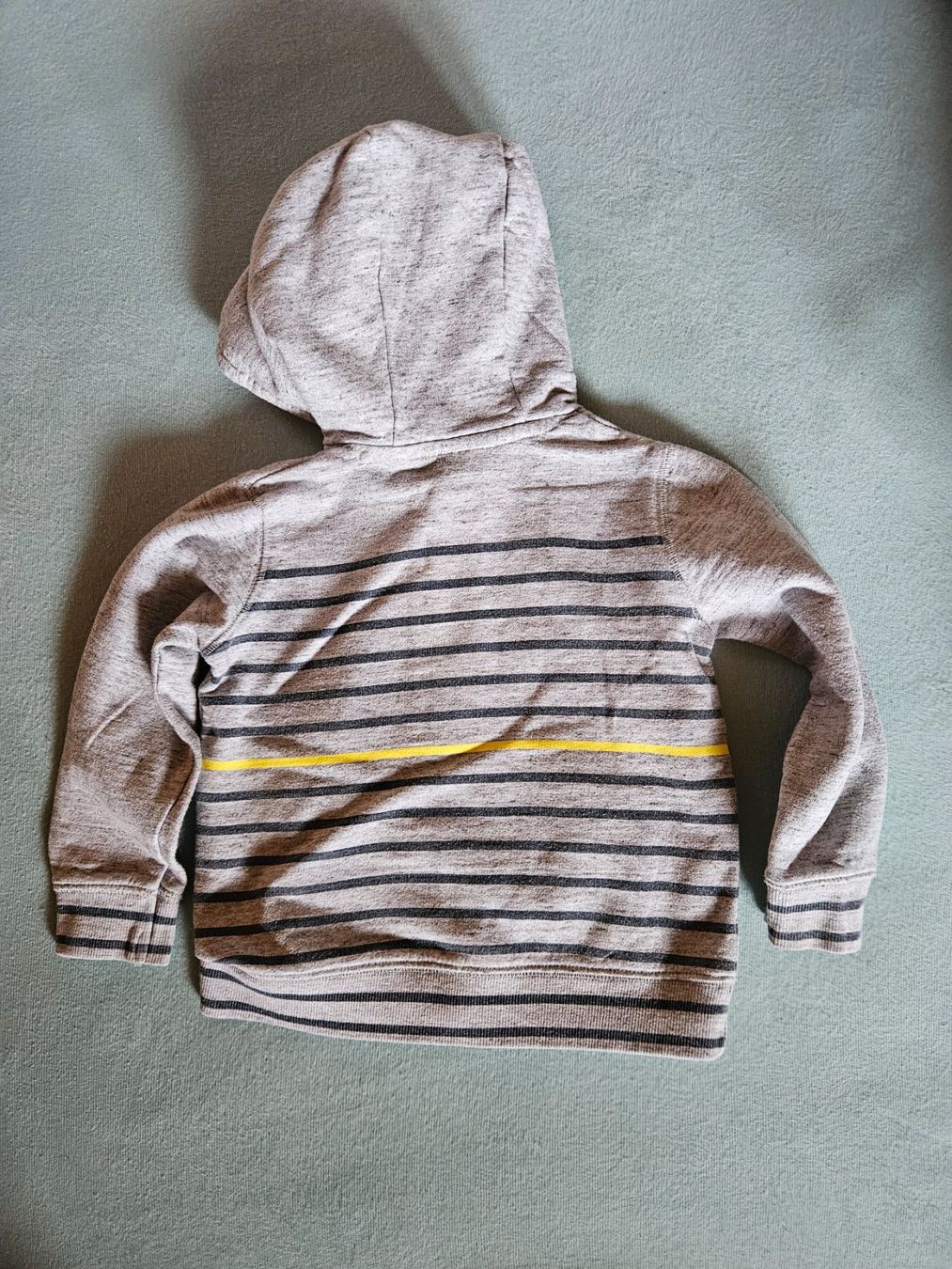 Pulls et sweat-shirts: Kapuzenpullover Gr. 92 – D'occasion à Worb par jun_fj8w 1