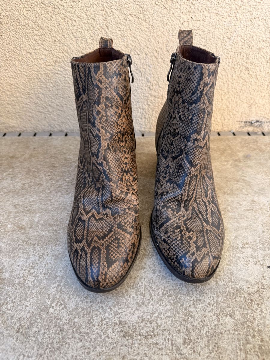 Damenschuhe: Stiefeletten Schlangenprint Damen Grösse 41  – Gebraucht aus Dornach von val_y2ws 1