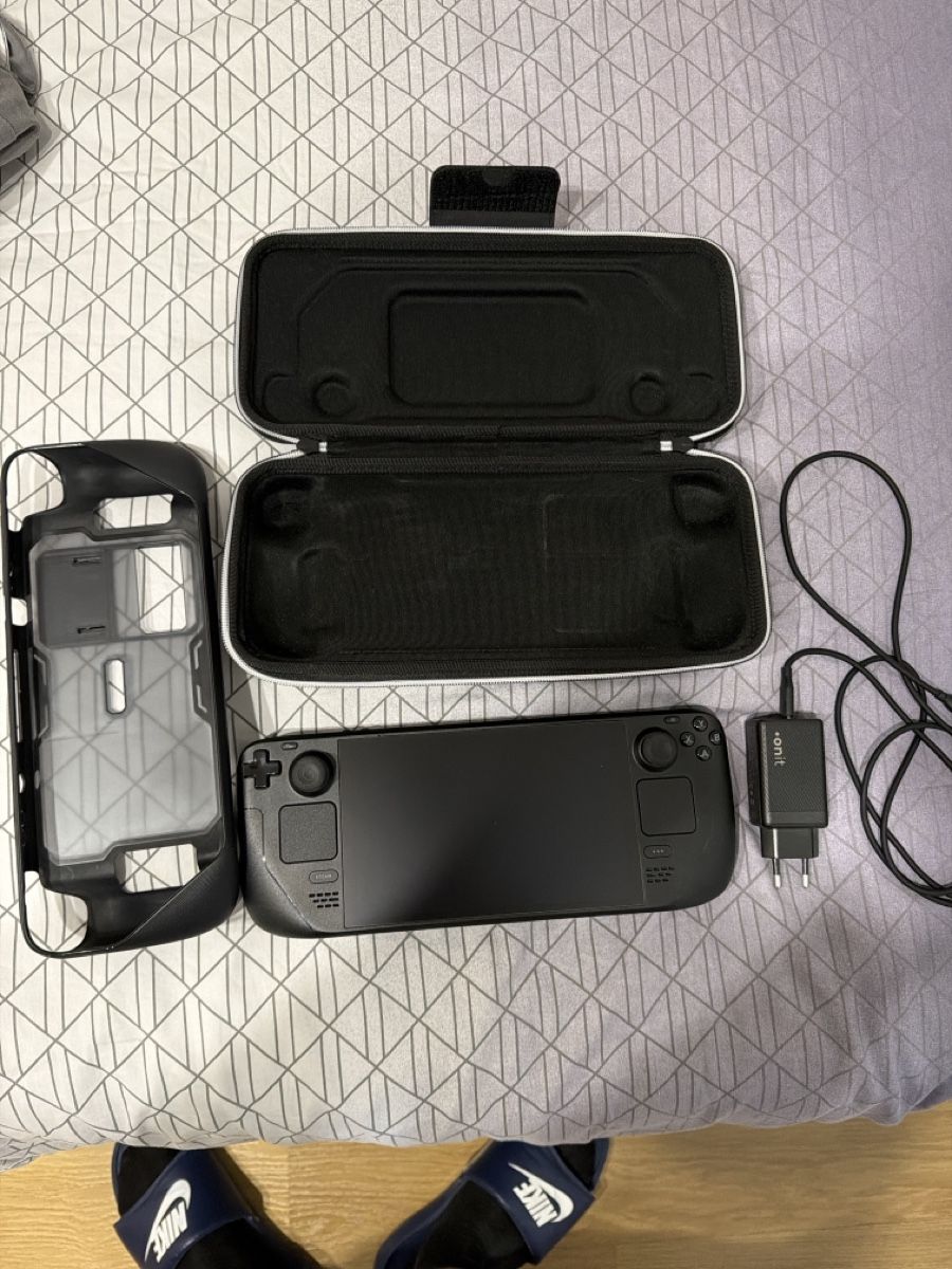 Valve Consoles: Handheld Valve Steamdeck OLED 1TB – D'occasion à Wallisellen par luc_h7kq