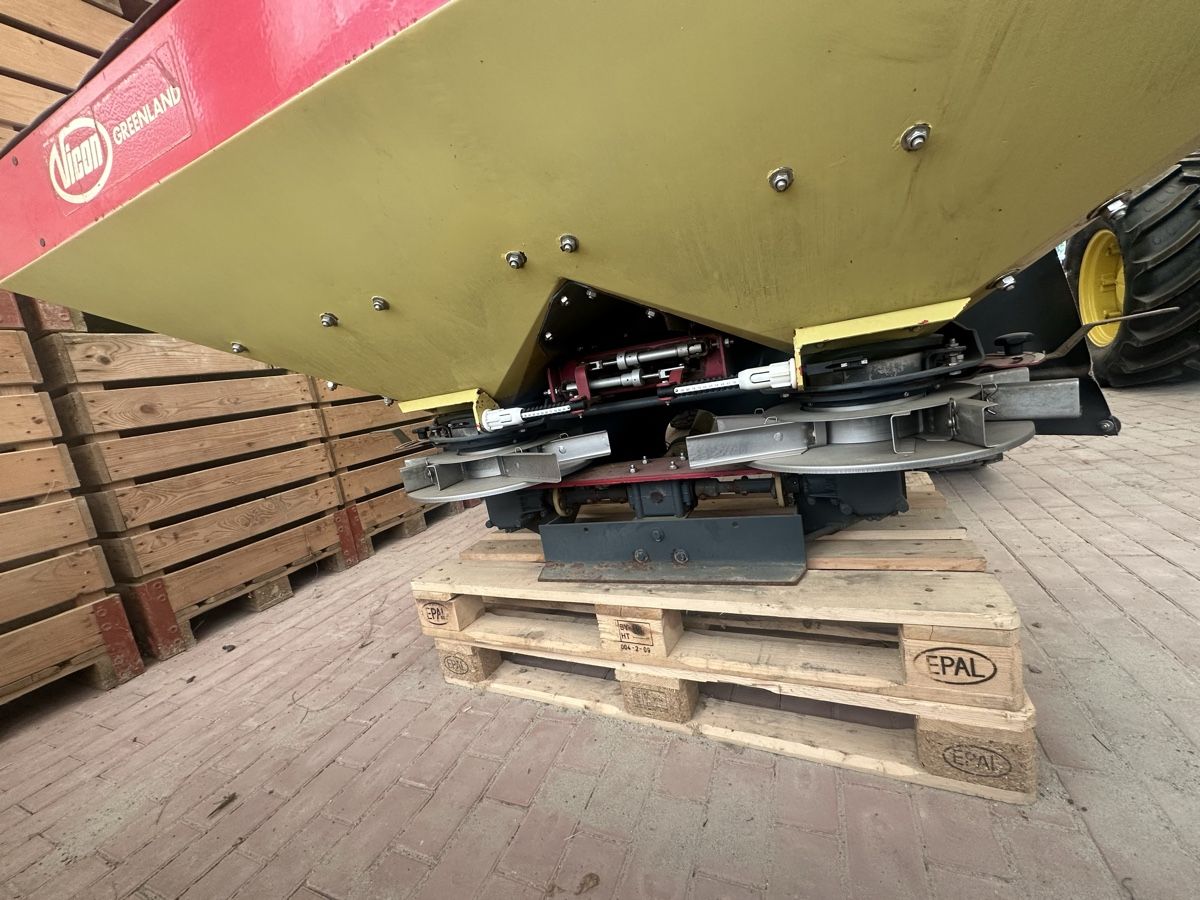 Vicon Spandiconcime: Düngerstreuer Vicon Rotaflow  – Usato da Oberwil BL venduto da mexy01 2