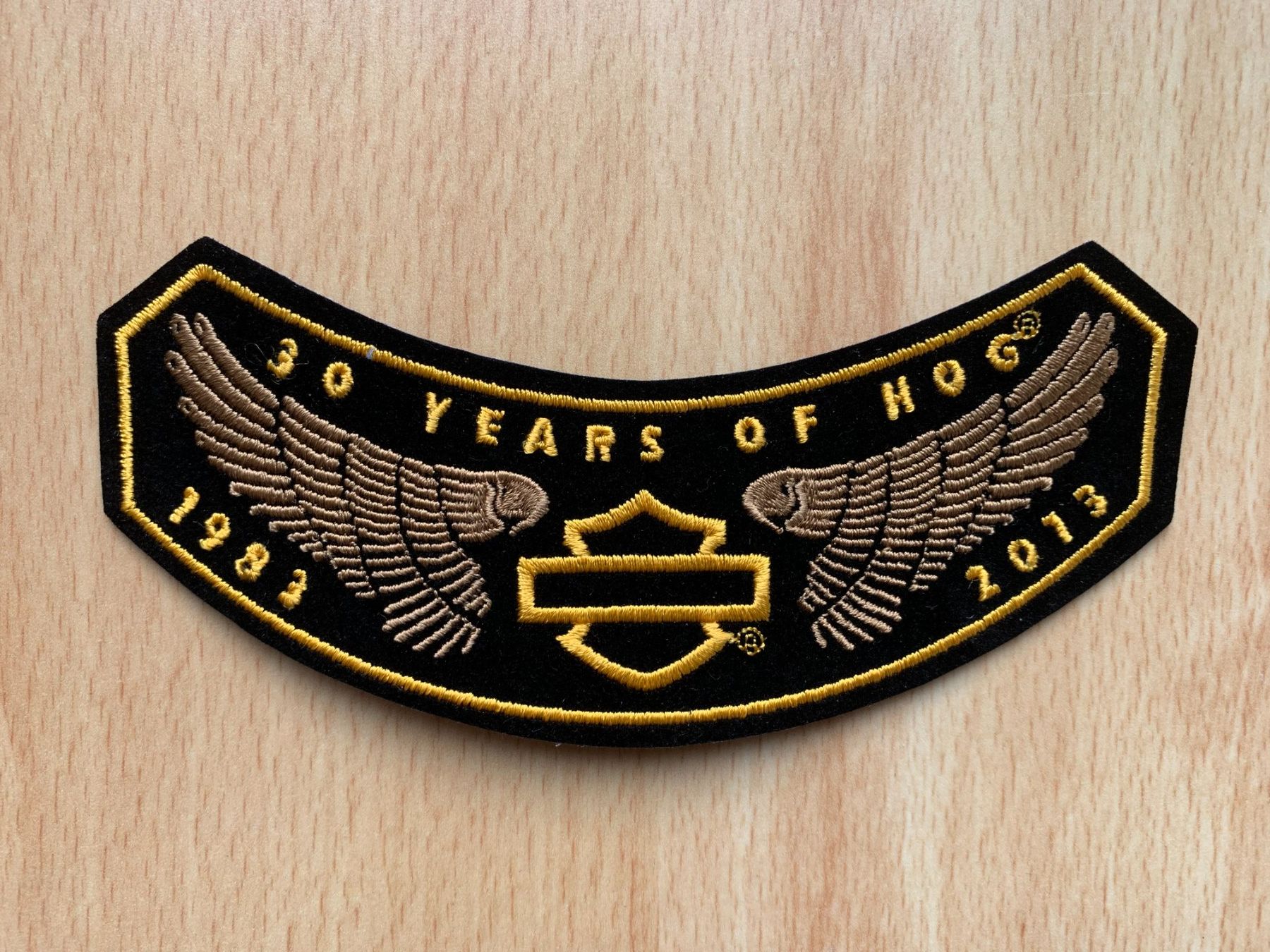 Harley-Davidson Toppe: Harley Owners Group 2013 Patch mit Pin, Top Zustand – Nuovo e nell'imballaggio originale da Sarmenstorf venduto da habasa 1
